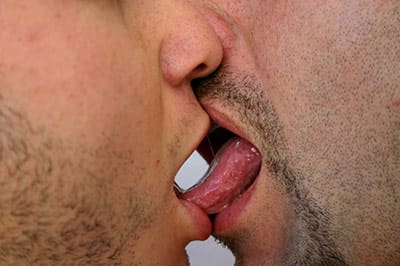 health_gay_kissing_dangers_and_benefits