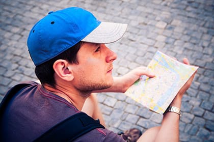 gay_backpackers_al_mackay (1)