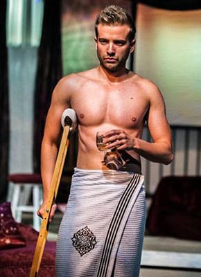 show_cancelled_after_confronting_homophobic_audience_member