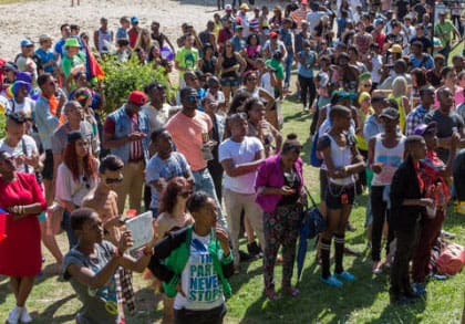 johannesburg_pride_2014_responds_crowd