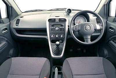 suzuki_splash_review_interior