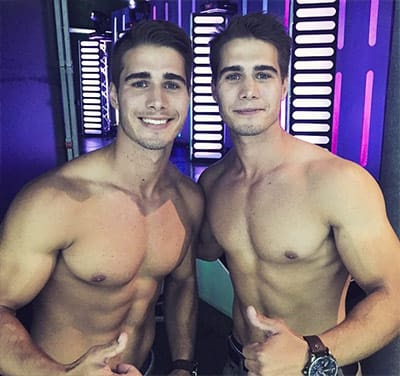 k2_twins_masturbate_public_offer