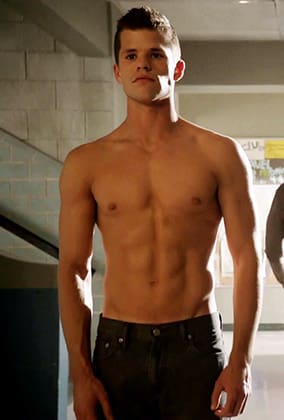 charlie-carver-teen_wolf_comes_out_gay