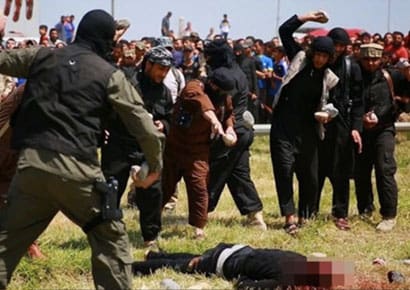 Isis-forces-public-to-join-in-stoning-15-year-old-boy-for-homosexuality